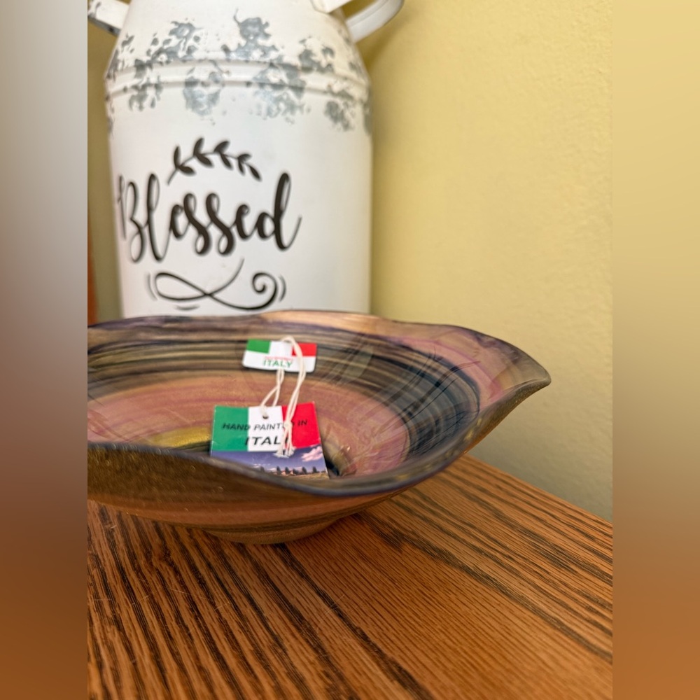 Handcrafted Italian Glass Bowl - Picture 4 of 4